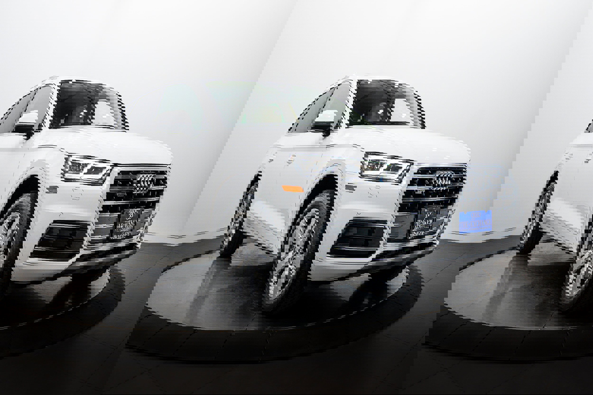 Certified 2019 Audi Q5 2.0T Premium Plus w/ Premium Plus Package AWD/4WD image 2