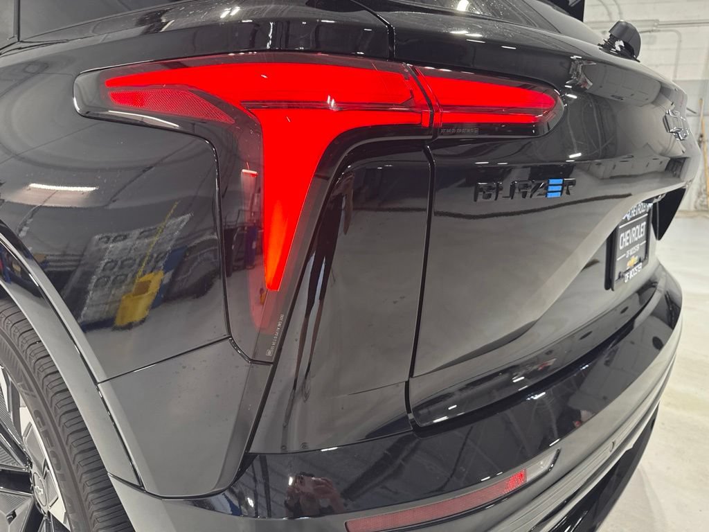 Used 2024 Chevrolet Blazer EV RS RWD image 59