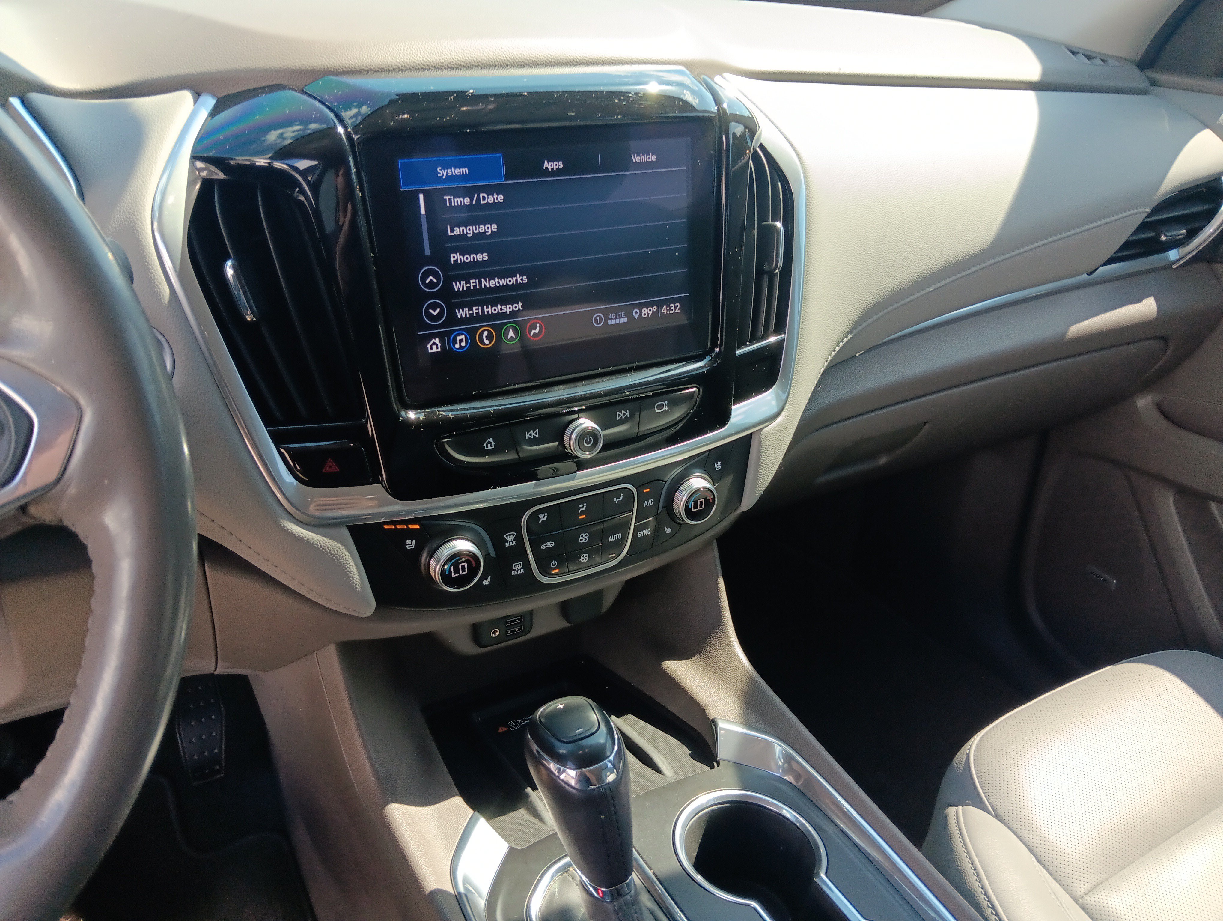 Used 2020 Chevrolet Traverse Premier AWD/4WD image 13