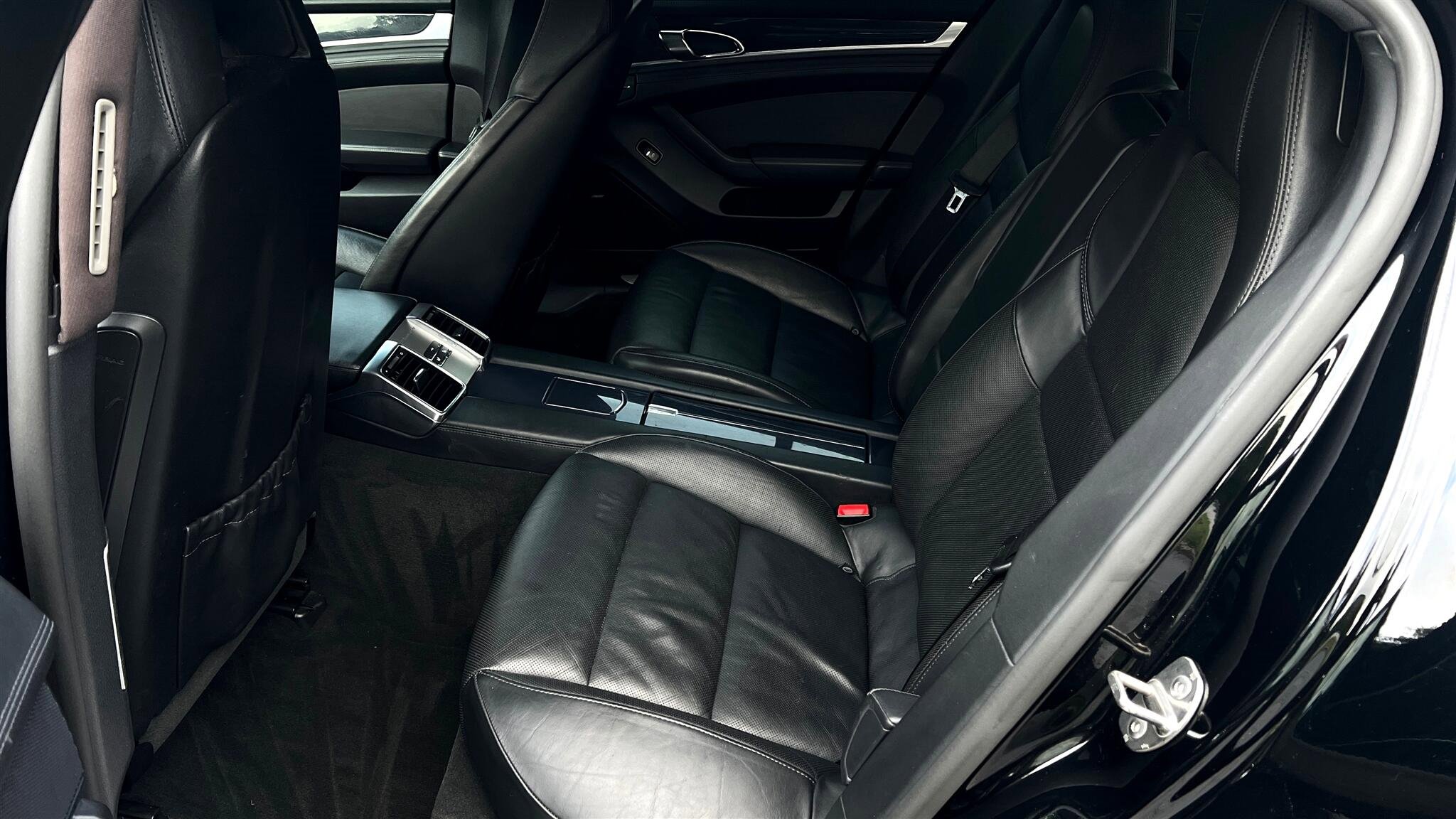 Used 2010 Porsche Panamera 4S image 9