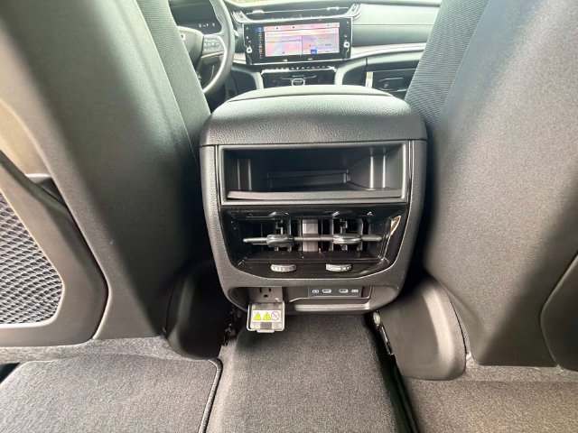 New 2026 Jeep Grand Cherokee Altitude AWD/4WD image 16
