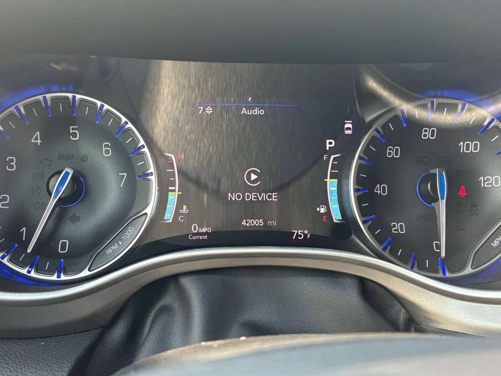 Used 2024 Chrysler Pacifica Touring-L FWD image 35