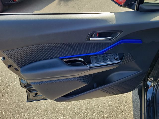 Used 2020 Toyota C-HR XLE FWD image 12