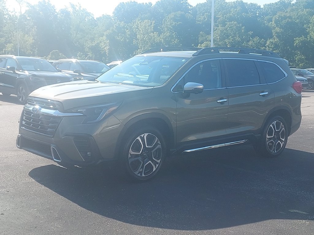 Used 2023 Subaru Ascent Touring AWD/4WD image 3