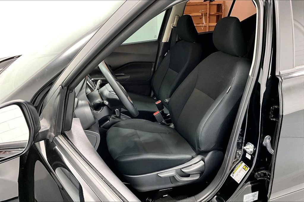 Used 2024 Nissan Kicks S image 30