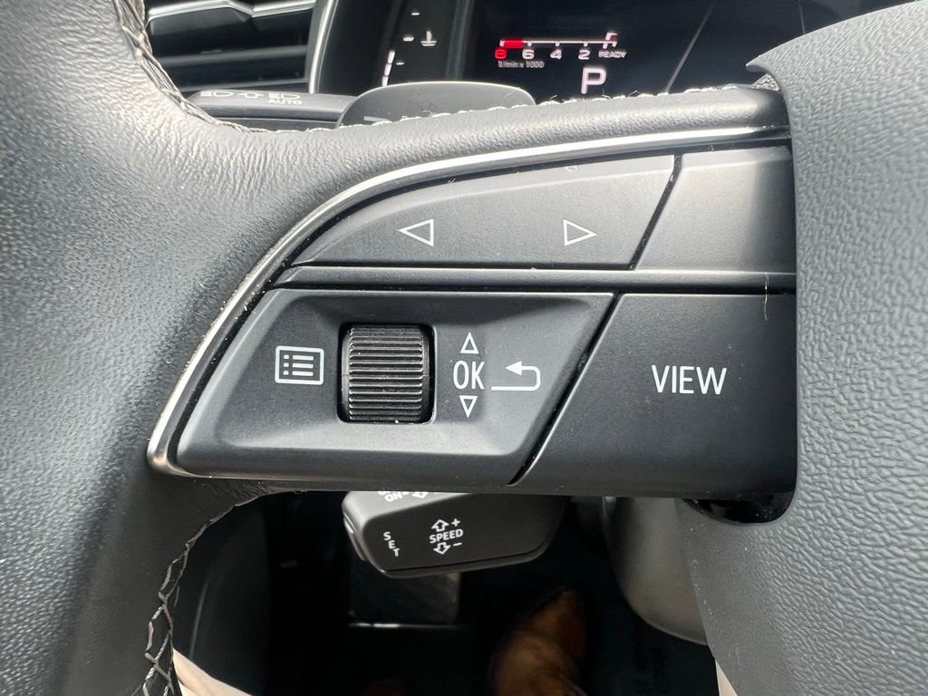 Used 2022 Audi Q8 Premium image 35