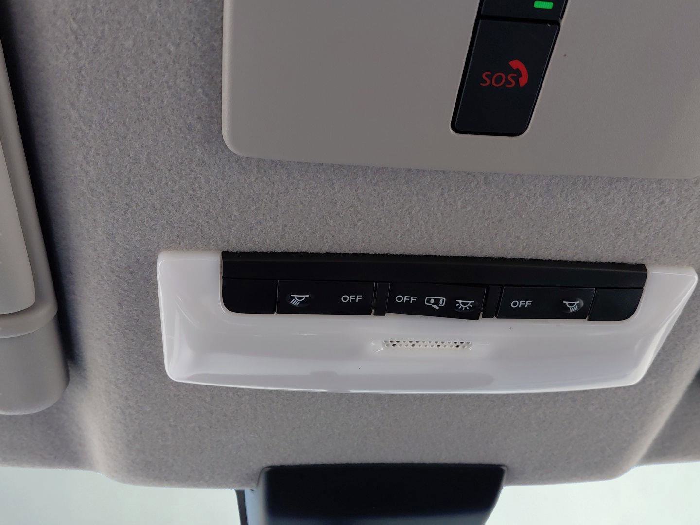 Used 2023 Nissan Kicks SR w/ SR Premium Package FWD image 18