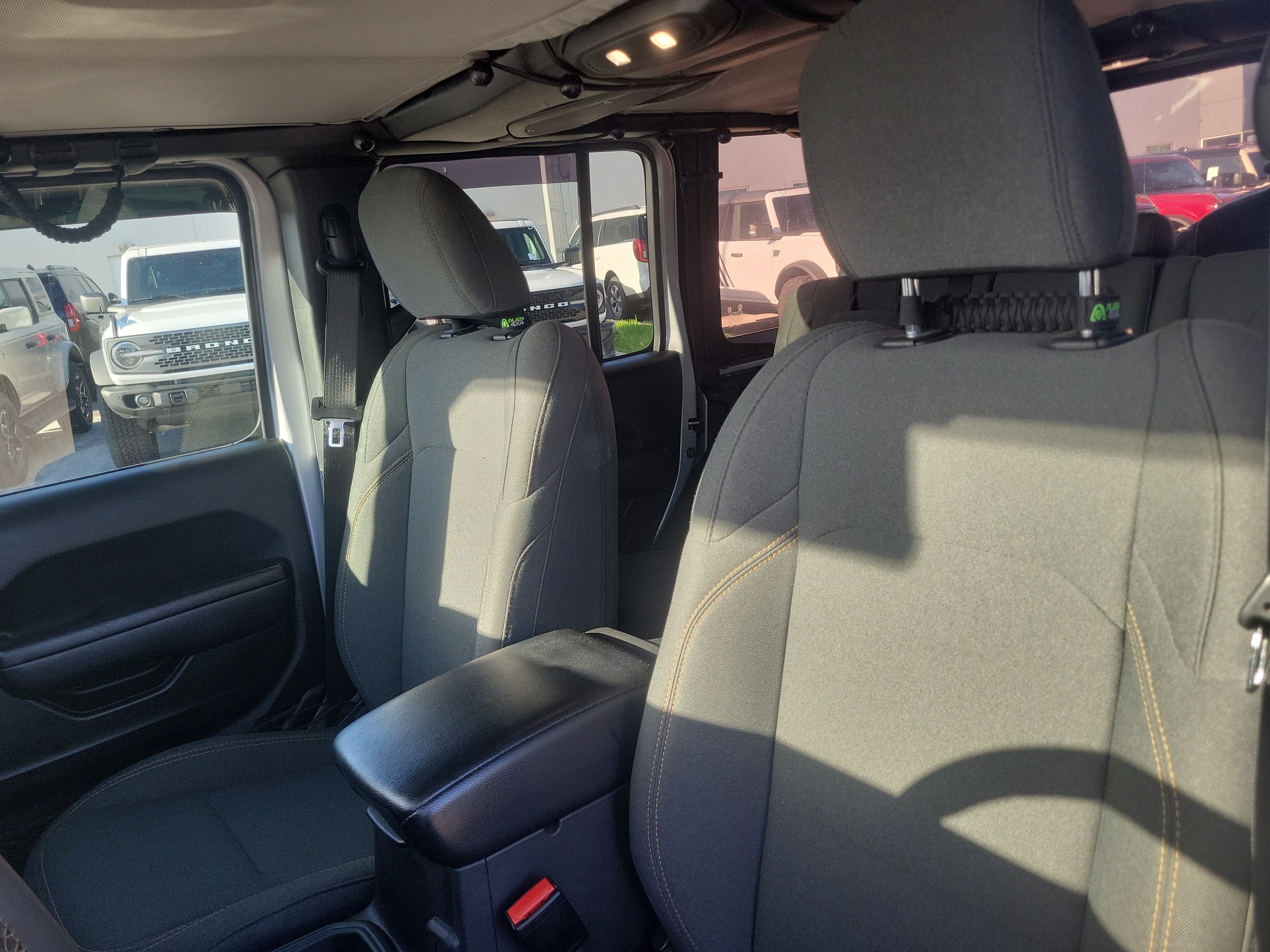 Used 2024 Jeep Wrangler Unlimited AWD/4WD image 11