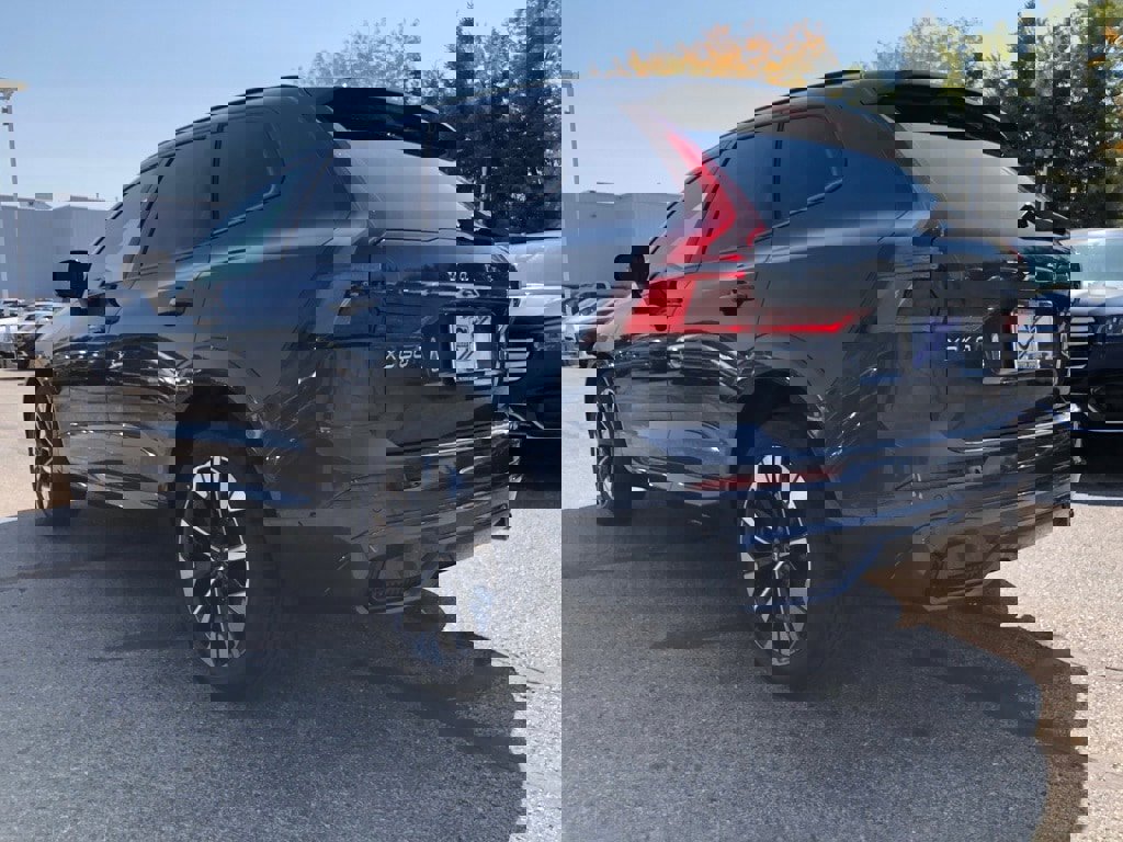 New 2026 Volvo XC60 B5 Plus w/ Protection Package Premier image 4