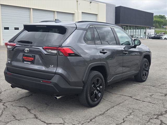 Used 2021 Toyota RAV4 LE image 5