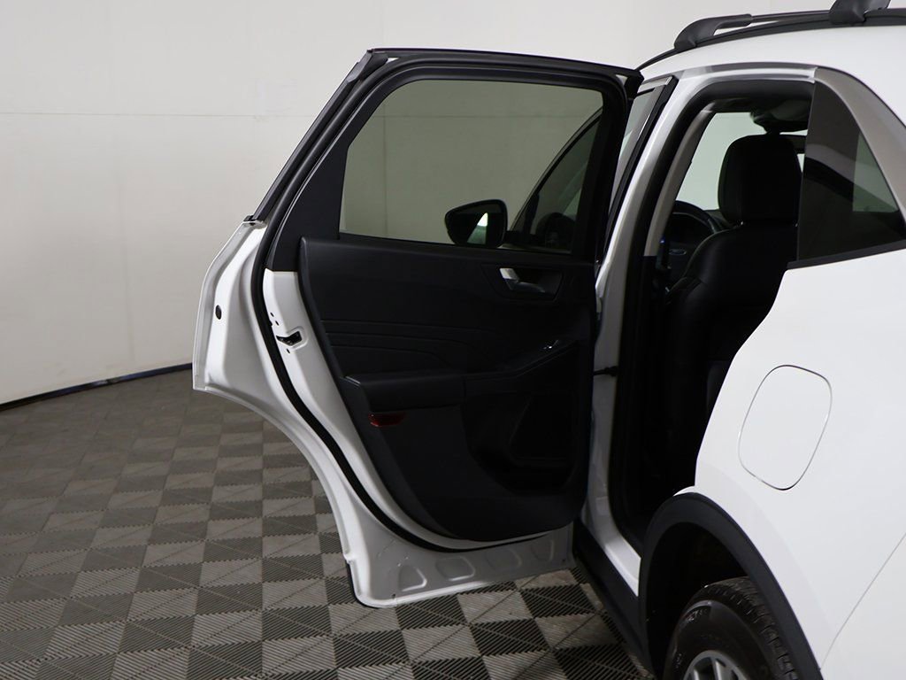 Used 2022 Ford Escape SEL w/ Technology Package image 19