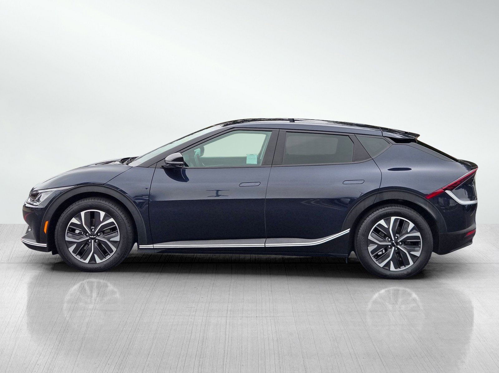 Certified 2024 Kia EV6 Light RWD image 7