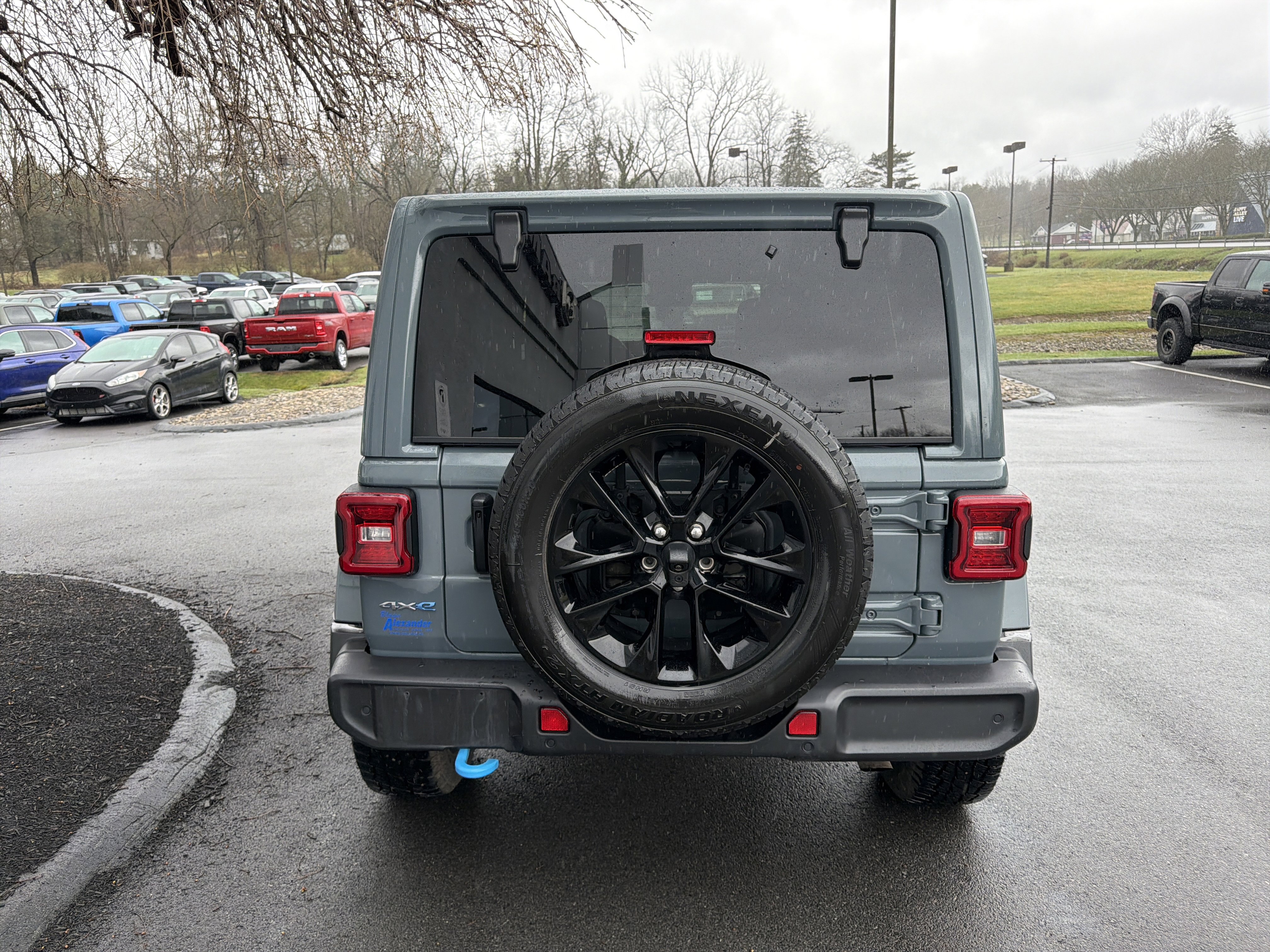 Used 2024 Jeep Wrangler Sahara w/ Technology Group video 4