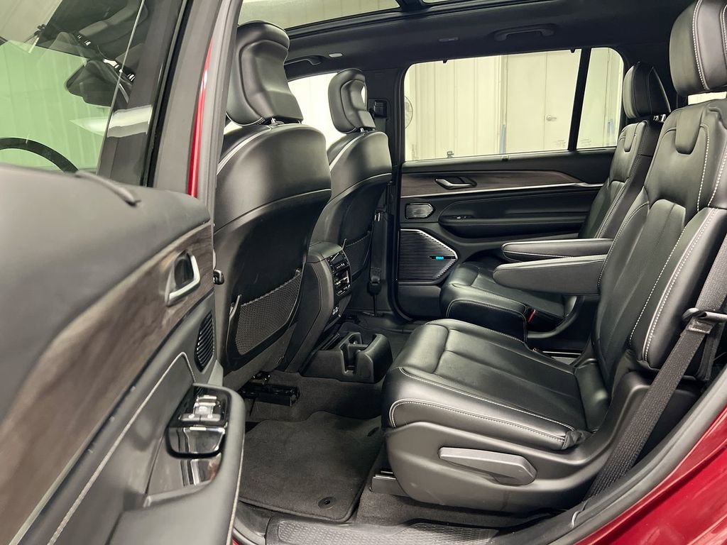 Used 2021 Jeep Grand Cherokee L Overland w/ Luxury Tech Group IV image 23