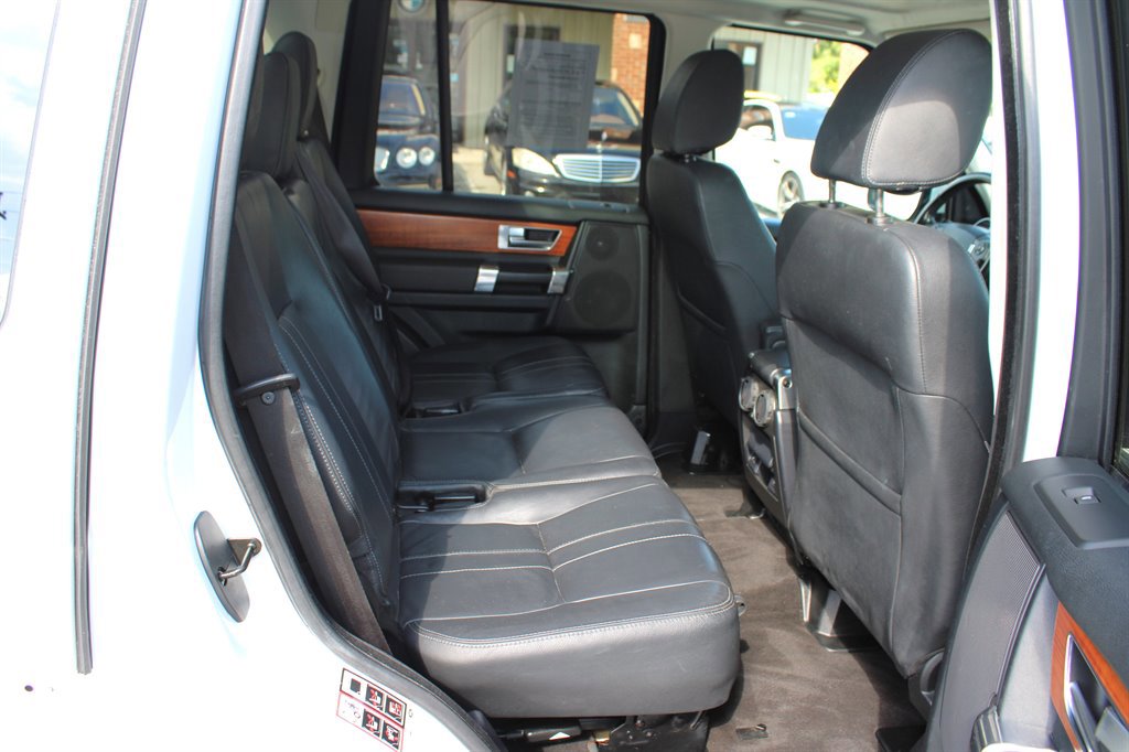 Used 2014 Land Rover LR4 HSE image 19