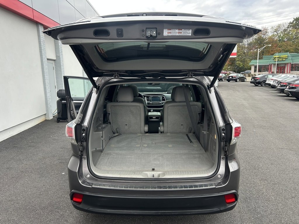 Used 2016 Toyota Highlander XLE image 14