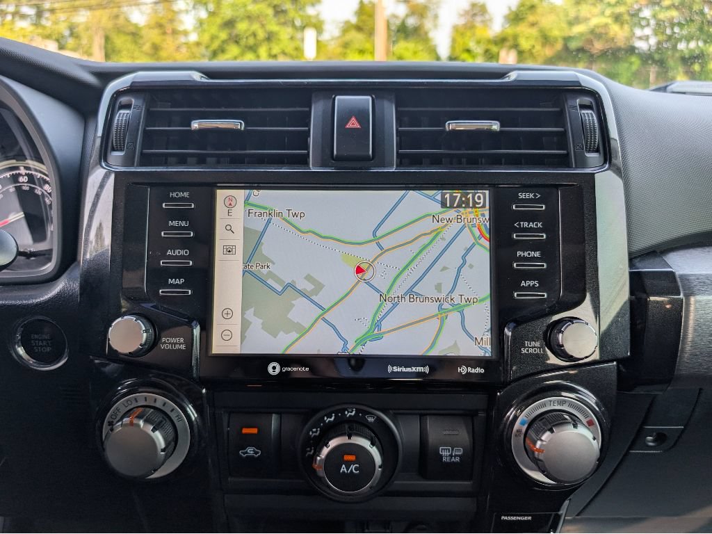 Used 2020 Toyota 4Runner Venture w/ Moonroof Package AWD/4WD image 28