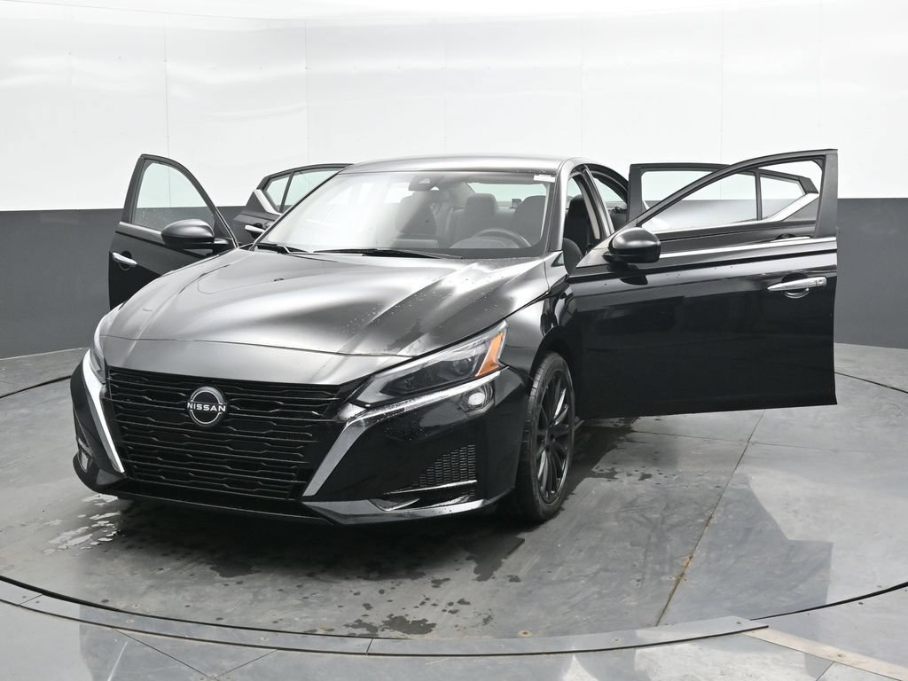 Used 2023 Nissan Altima 2.5 SV FWD image 46