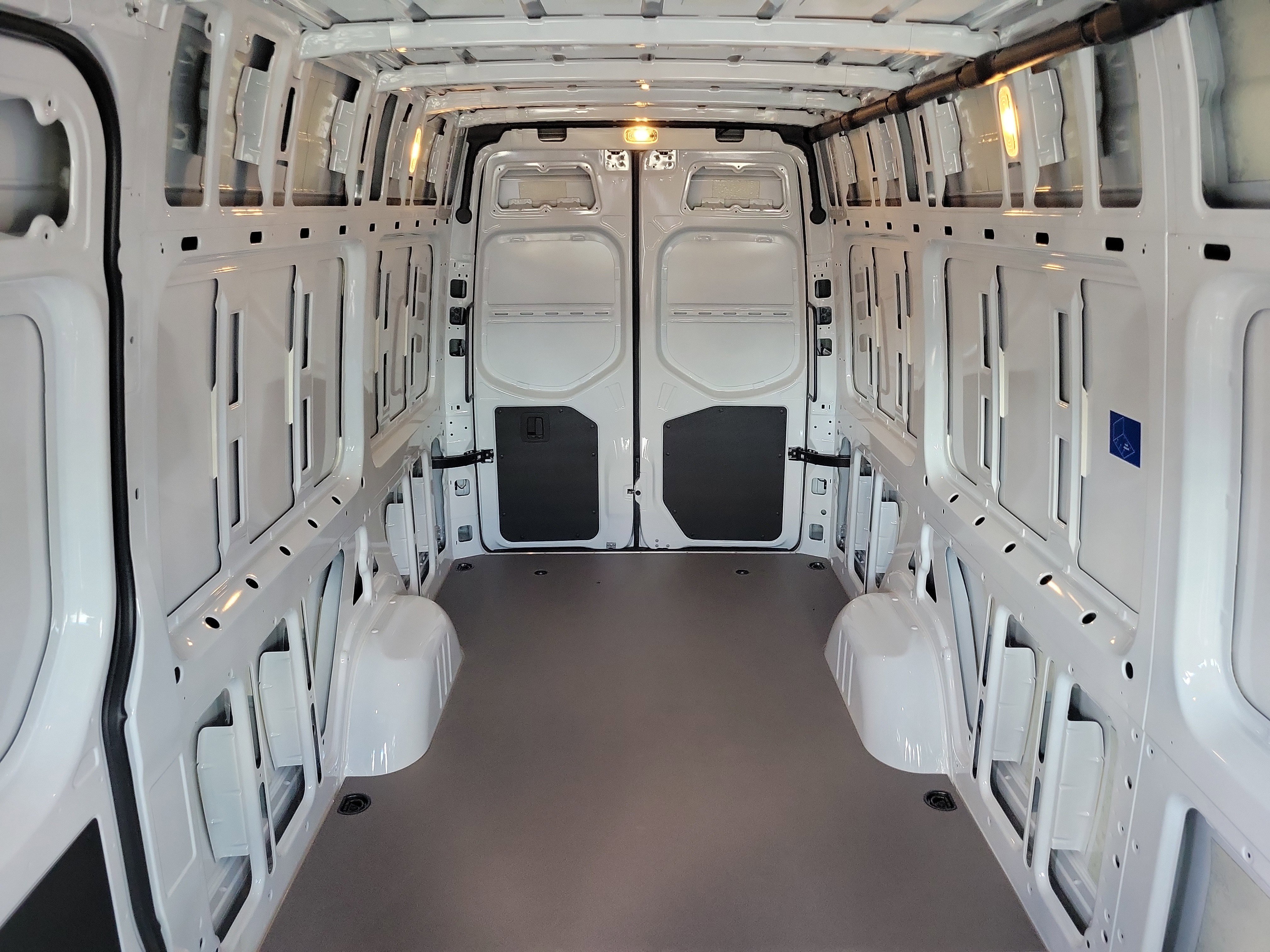 New 2025 Mercedes-Benz Sprinter 2500 image 9