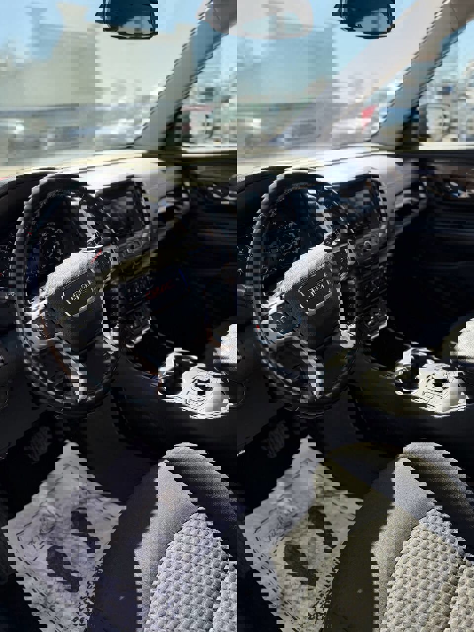 Used 2018 GMC Terrain SLE w/ Driver Convenience Package image 10