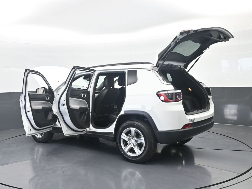 Used 2023 Jeep Compass Latitude AWD/4WD image 71