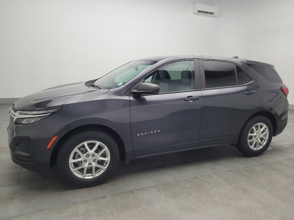 Used 2022 Chevrolet Equinox LS w/ LS Convenience Package FWD image 2