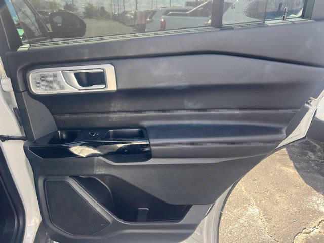 Used 2022 Ford Explorer Platinum w/ Equipment Group 601A AWD/4WD image 15