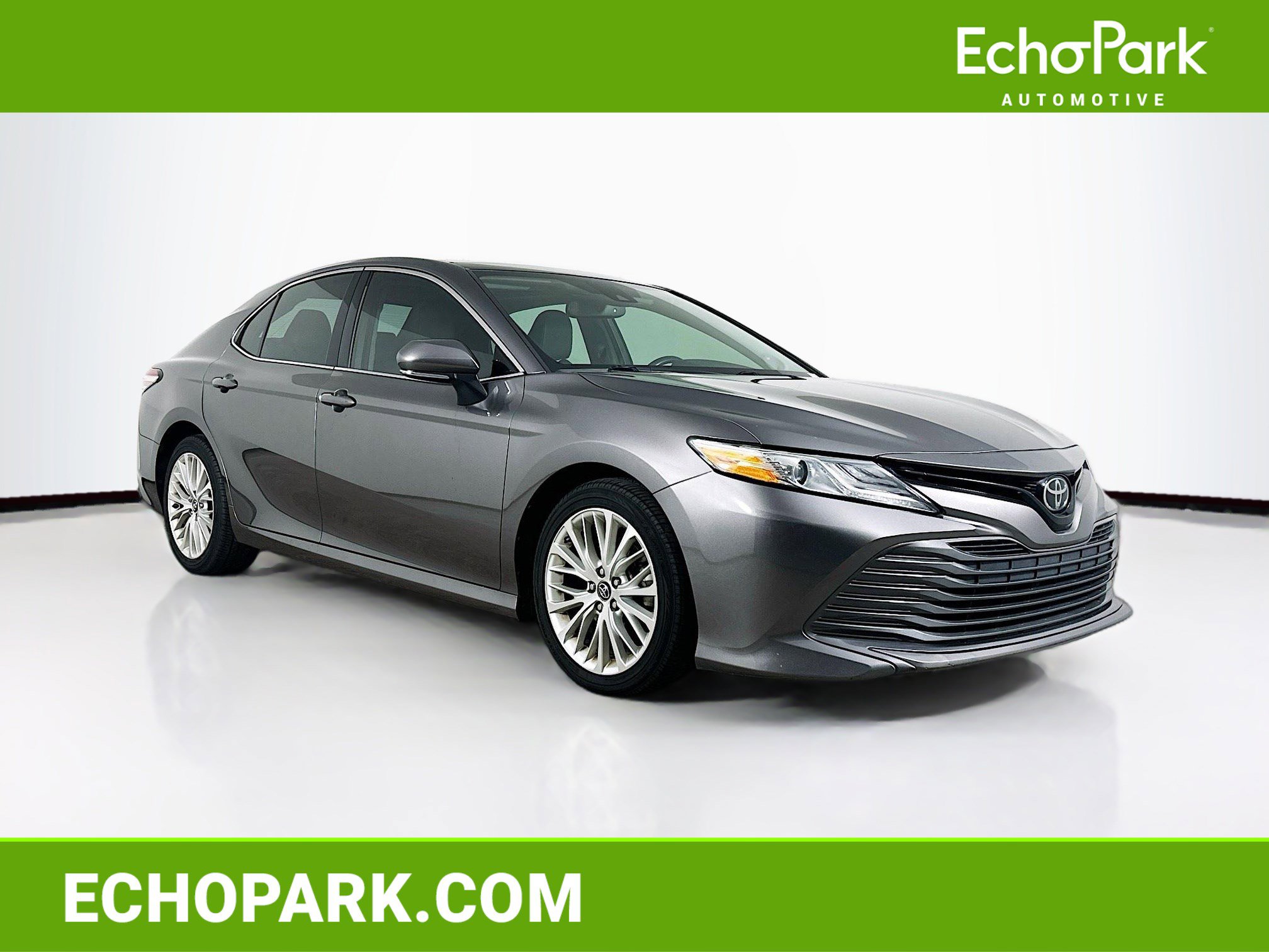 Used 2019 Toyota Camry XLE w/ Navigation Package FWD image 1