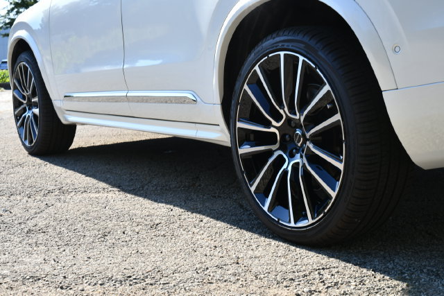 New 2027 Volvo XC90 B6 Plus AWD/4WD image 9