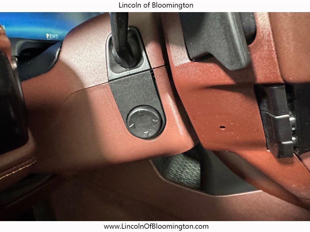 Used 2023 Lincoln Aviator Black Label w/ Dynamic Handling Package image 38