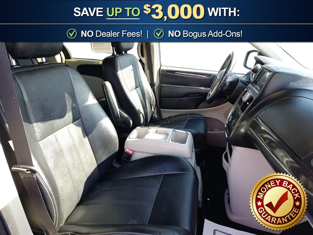 Used 2015 Chrysler Town & Country Touring-L w/ Driver Convenience Group image 22
