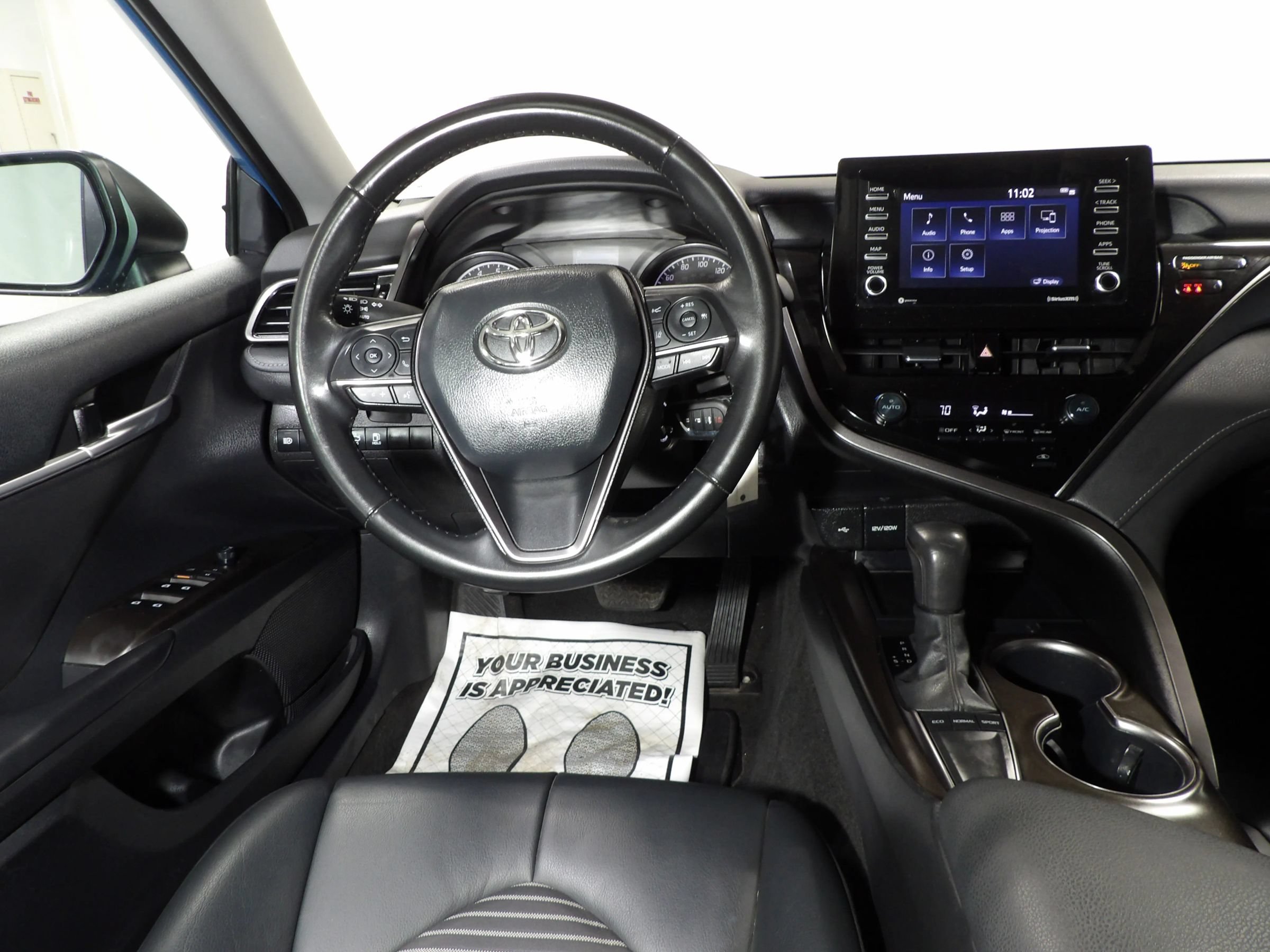 Used 2023 Toyota Camry SE FWD image 14
