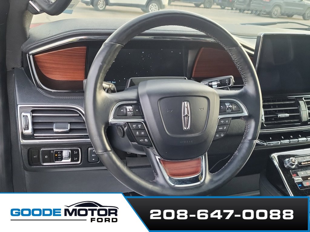 Used 2023 Lincoln Navigator Reserve image 12