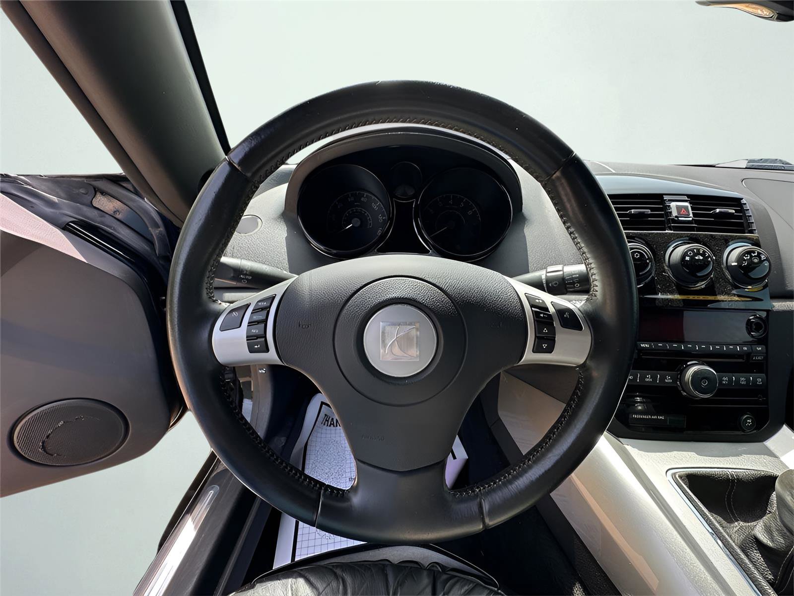 Used 2008 Saturn Sky w/ Weekend Getaway Package image 12