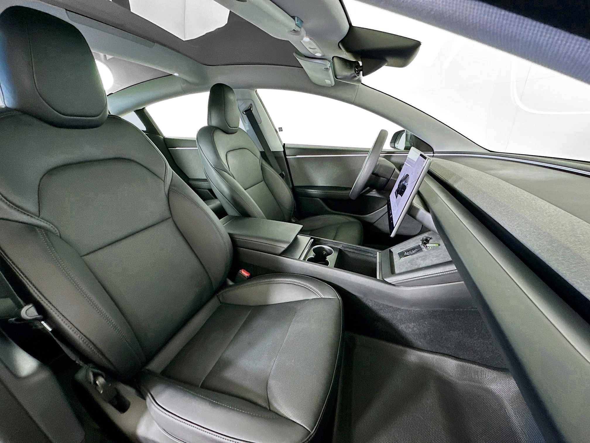 Used 2024 Tesla Model 3 image 31