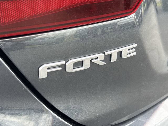 Used 2020 Kia Forte LXS FWD image 28
