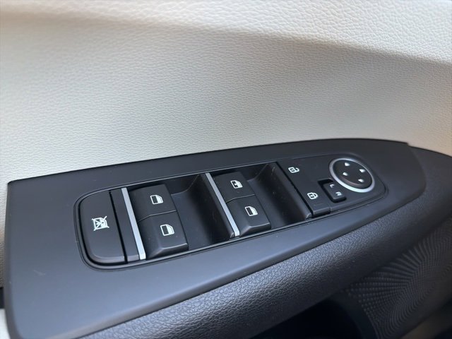 Used 2023 Kia Forte LXS image 24