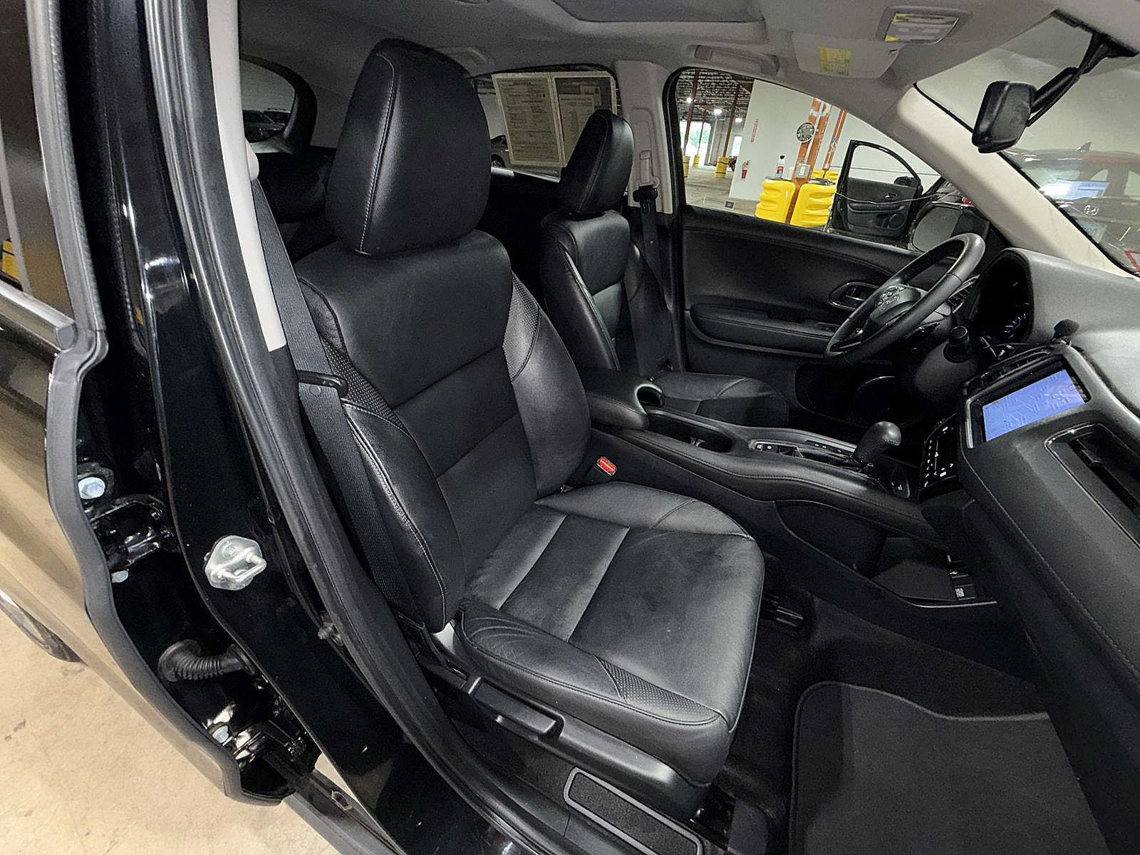 Used 2017 Honda HR-V EX-L image 16