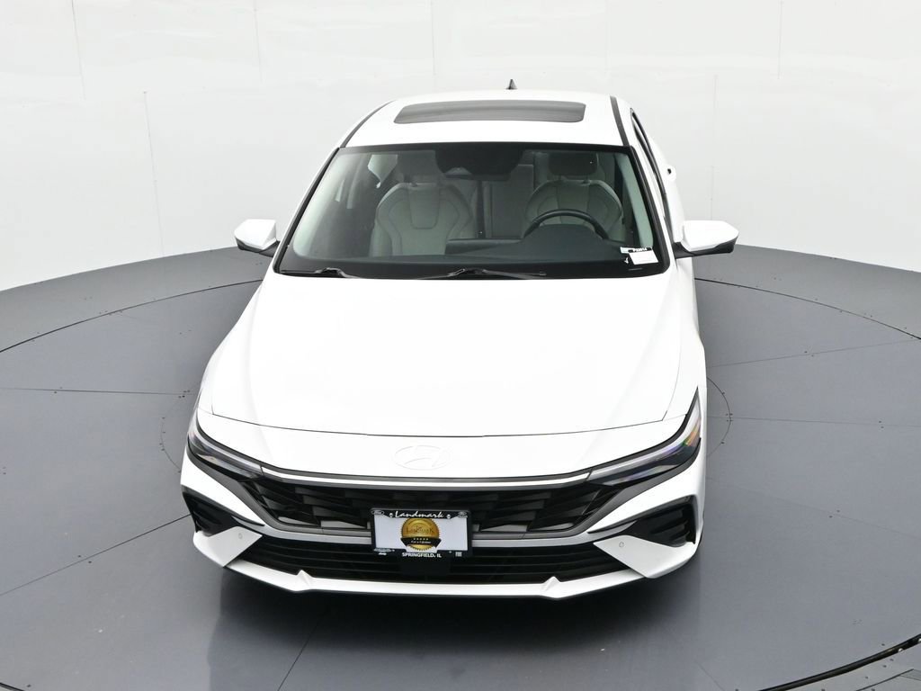 Used 2024 Hyundai Elantra Limited image 24