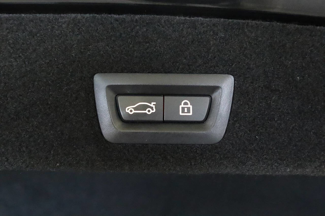 Used 2019 BMW 750i xDrive image 31