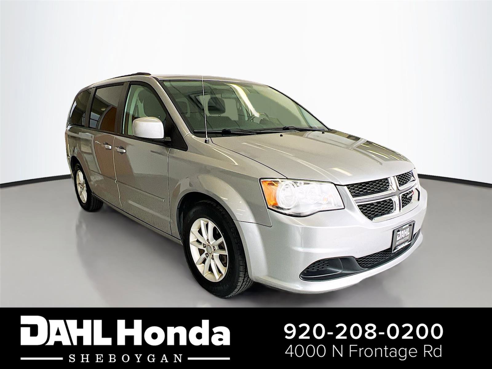 Used 2015 Dodge Grand Caravan SXT image 1