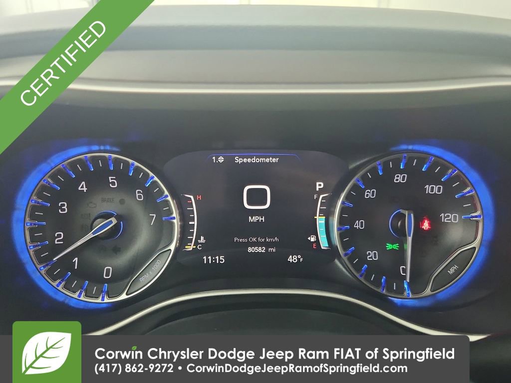 Certified 2022 Chrysler Pacifica Touring-L image 23