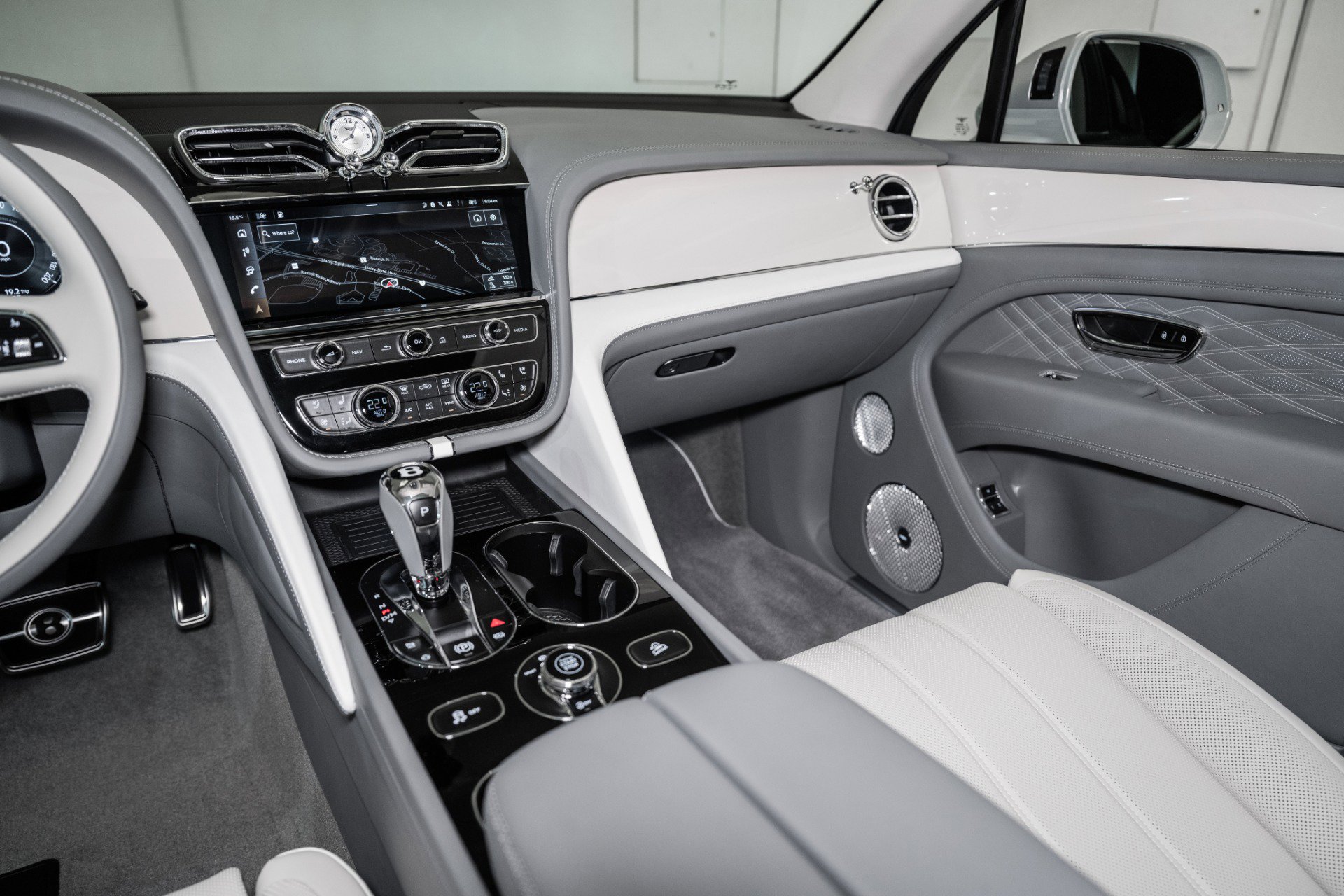 New 2025 Bentley Bentayga Extended Wheelbase image 36