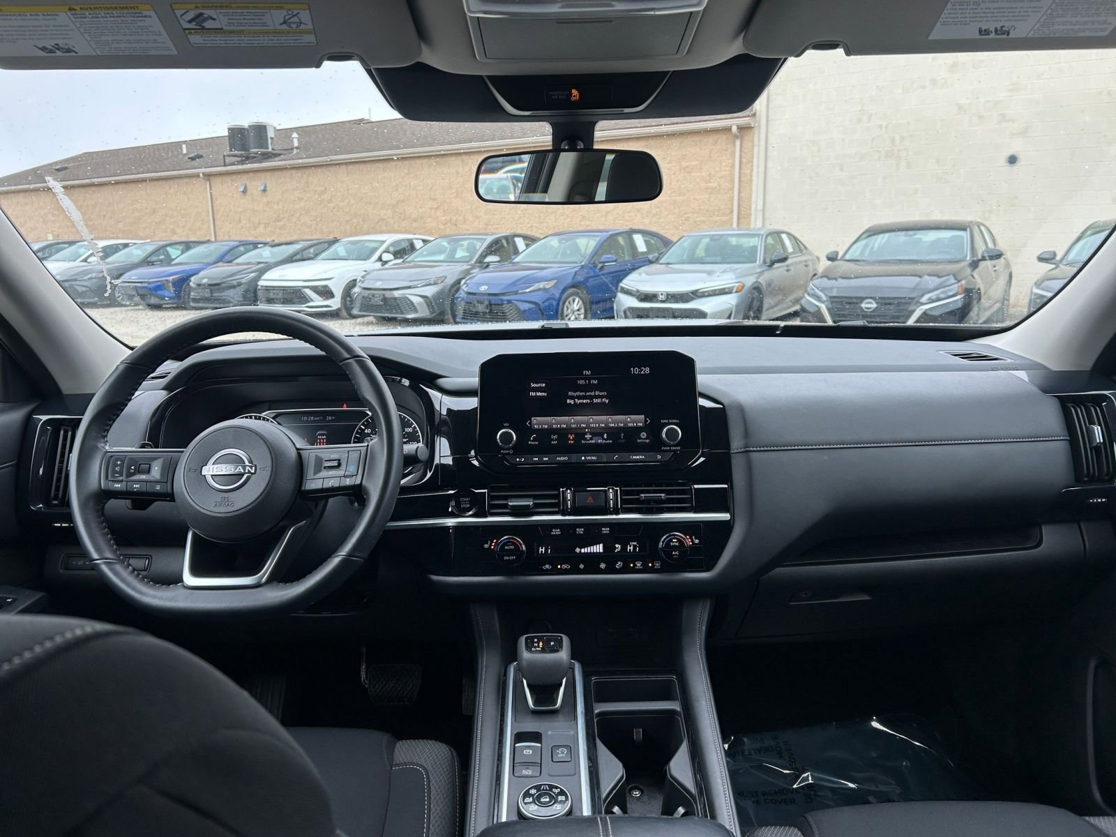 Used 2025 Nissan Pathfinder SV image 36