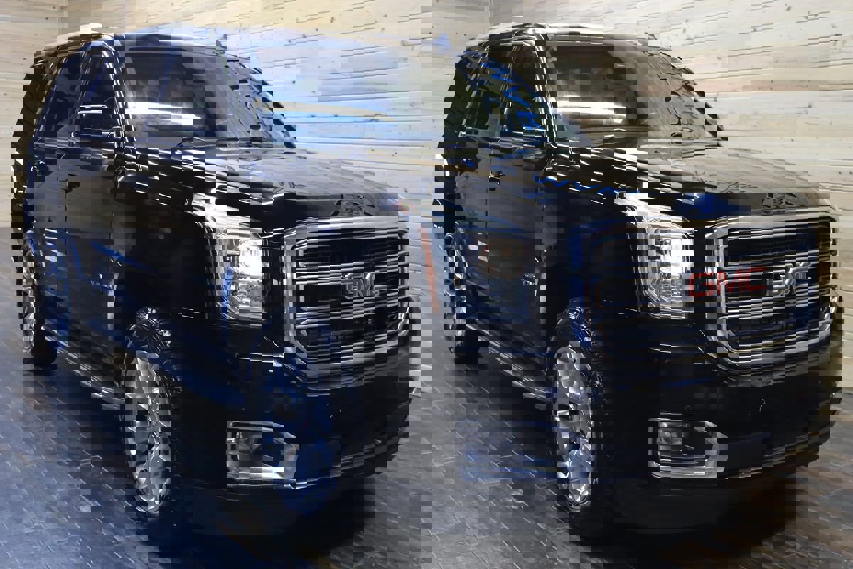 Used 2015 GMC Yukon SLT w/ HD Trailering Package image 2