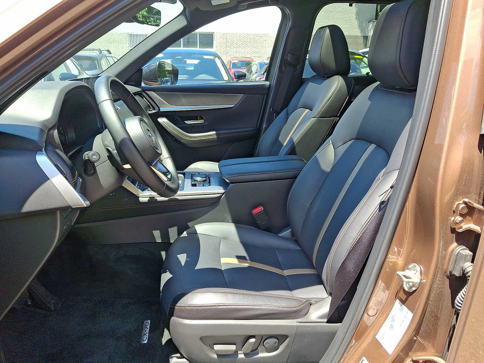Certified 2025 MAZDA CX-70 Plug-In Hybrid w/ Premium Plus AWD/4WD image 11