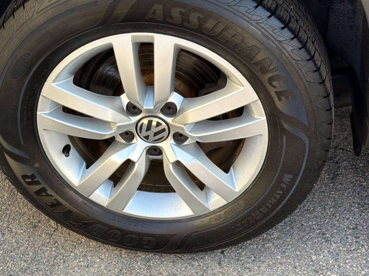 Used 2017 Volkswagen Tiguan S AWD/4WD image 7