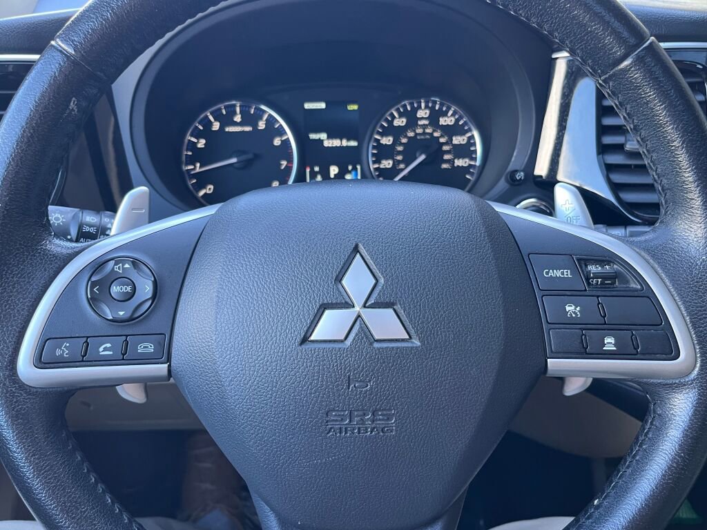 Used 2015 Mitsubishi Outlander GT image 16