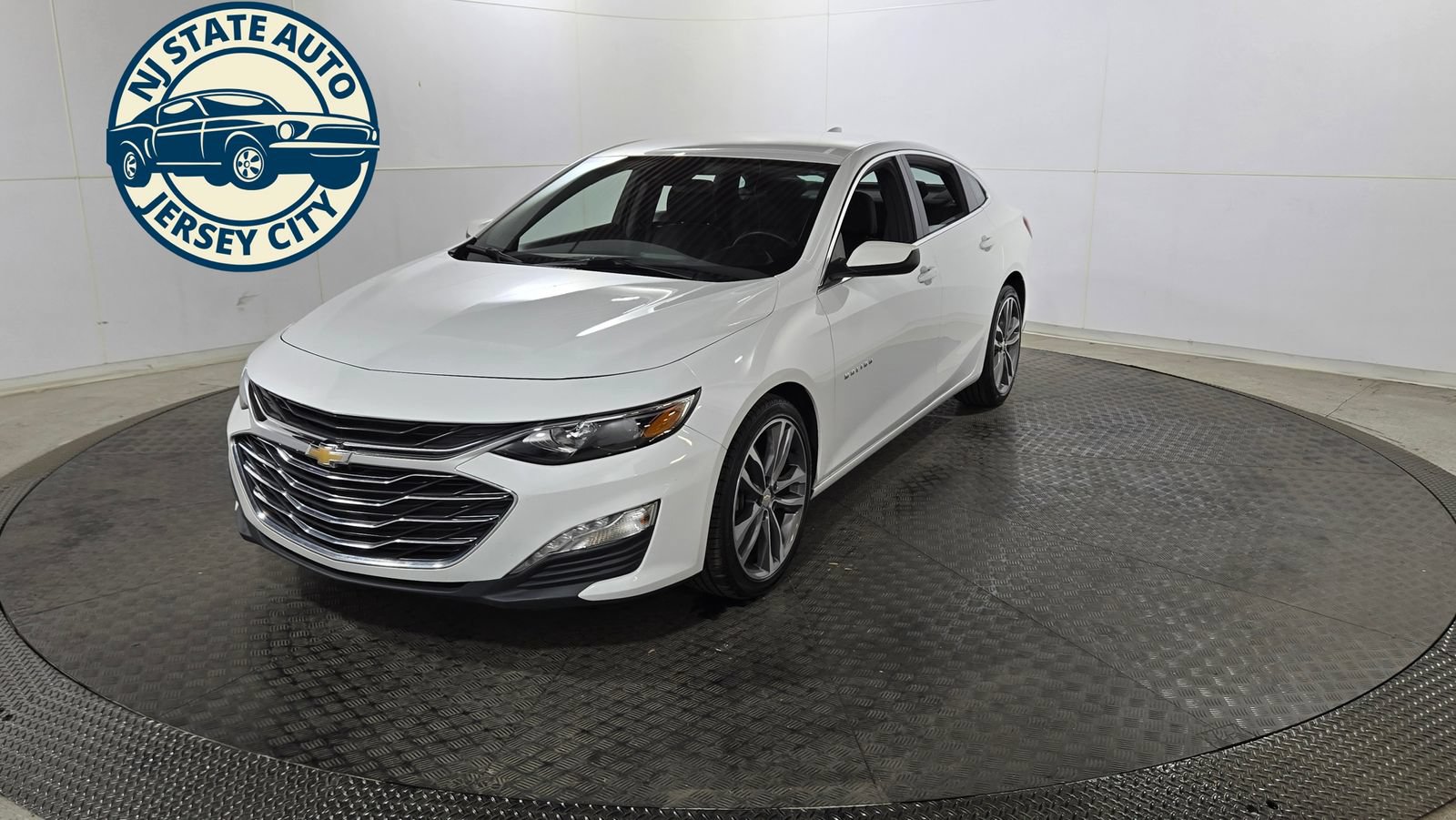 Used 2023 Chevrolet Malibu LT FWD image 3