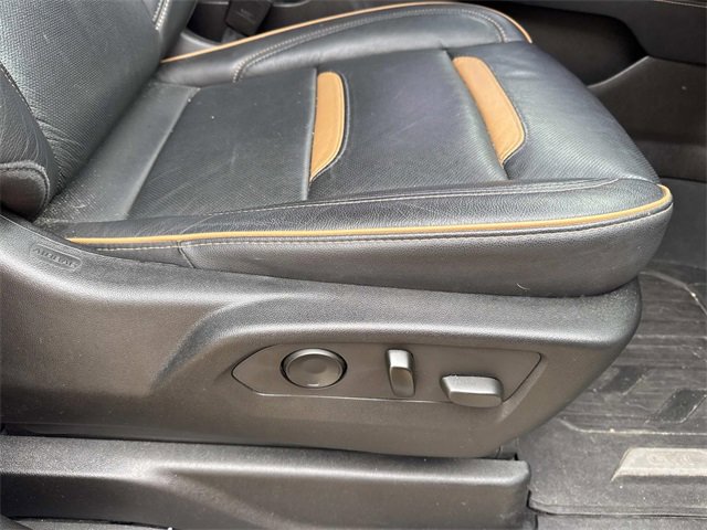 Used 2021 GMC Yukon AT4 w/ AT4 Premium Package image 16